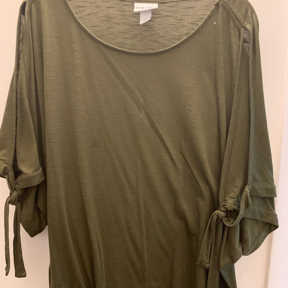 Ava + Viv top